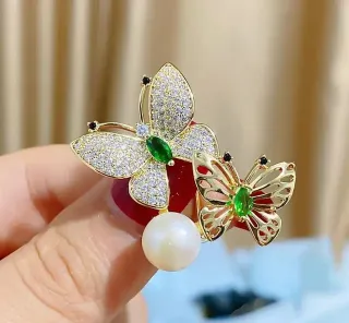 Trendy Butterfly Green Crystal Brooch